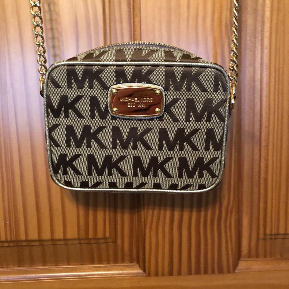 Michael Kors Small Crossbody - excellent Condition